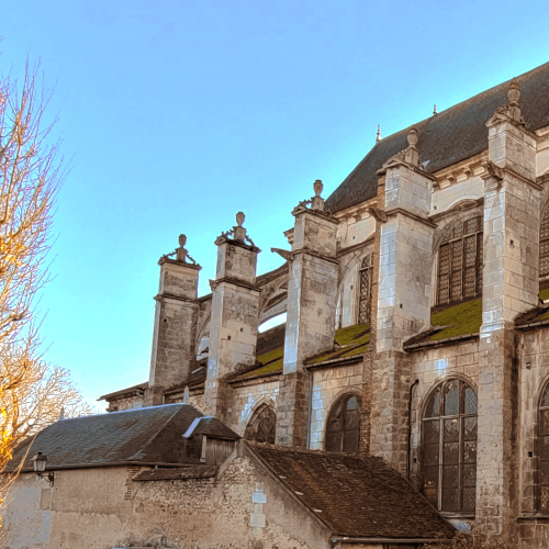 EGLISE-DE-JOIGNY-vue-de-coté-saint-andre-rue-du-vieux-joigny (1)